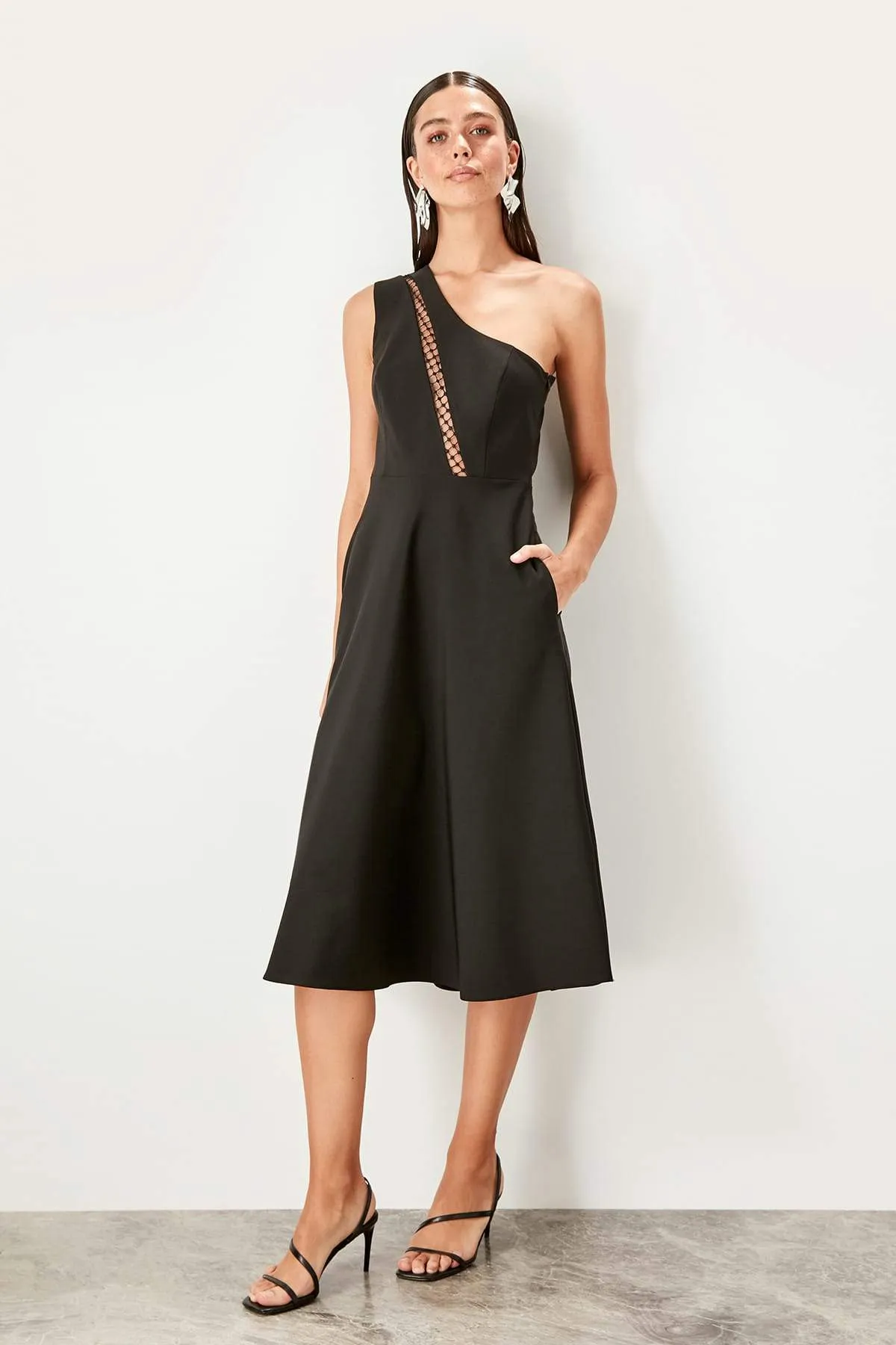 10861 Black One Shoulder Midi Dress