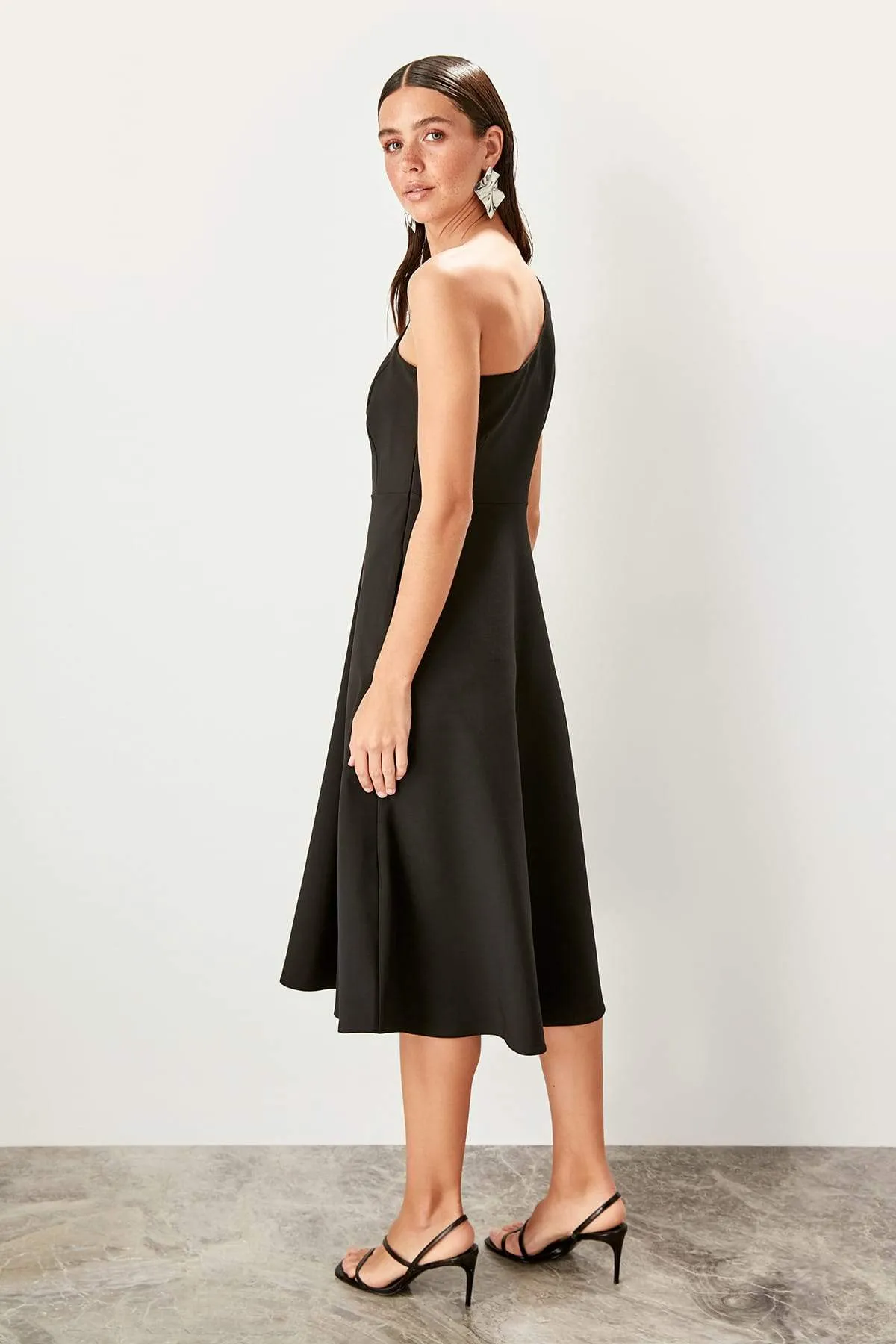 10861 Black One Shoulder Midi Dress