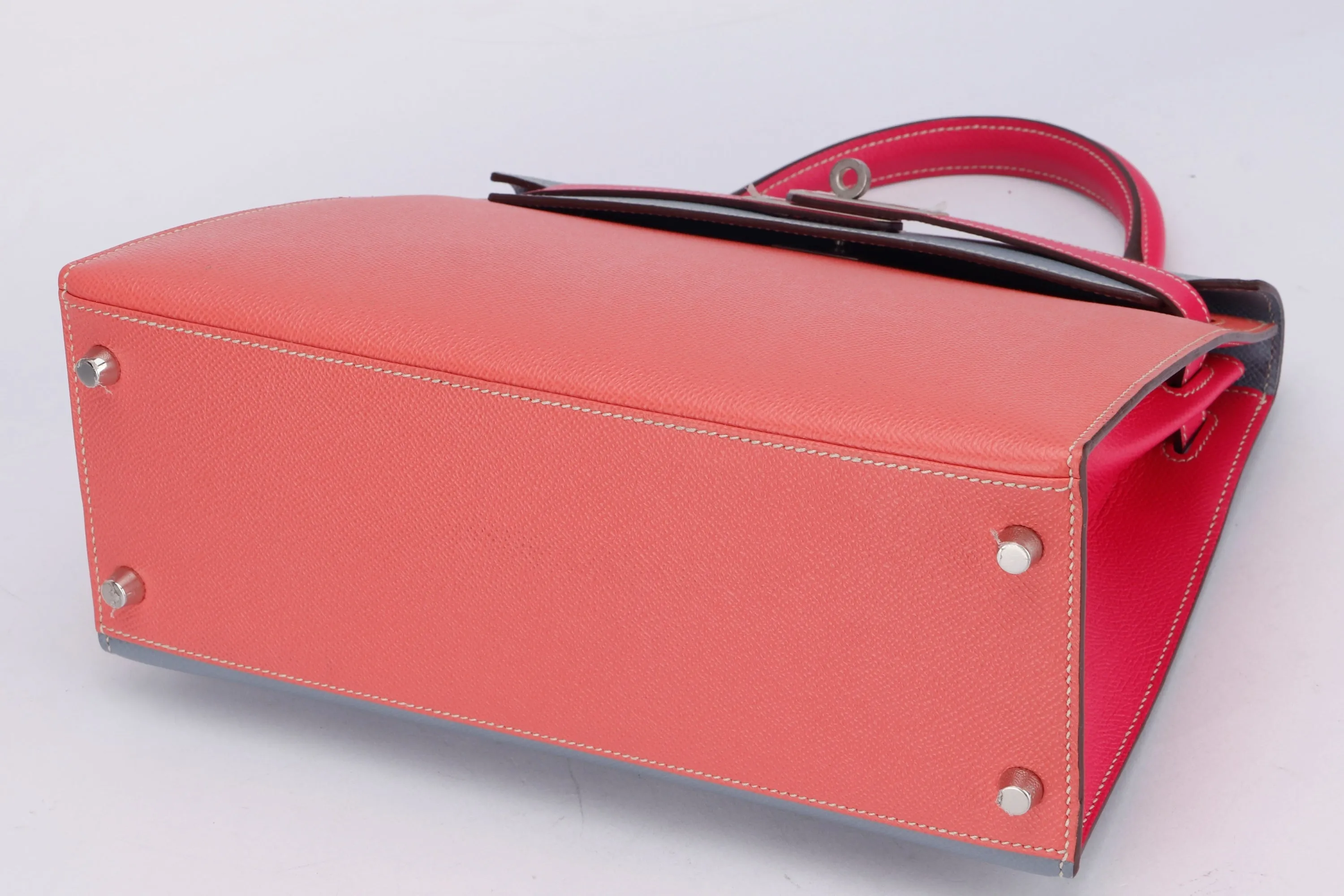 HERMES KELLY 28CM HSS SELLIER (STAMP T (2015)) TRI-COLOR FLAMINGO, ROSE TYRIEN & BLUE GLACIER, BRUSHED SILVER HARDWARE,  WITH KEYS, LOCK, STRAP, RAINCOAT & DUST COVER