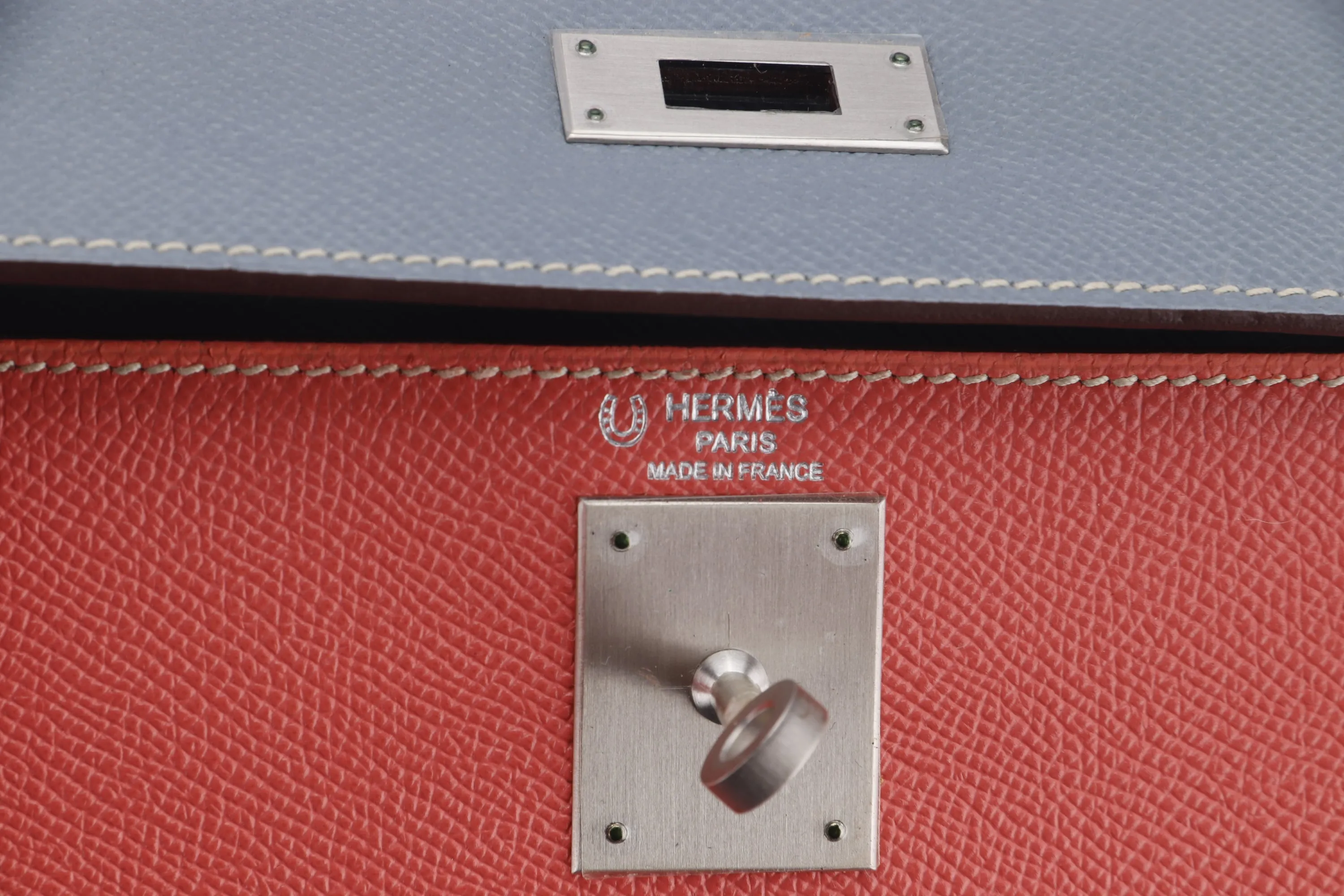 HERMES KELLY 28CM HSS SELLIER (STAMP T (2015)) TRI-COLOR FLAMINGO, ROSE TYRIEN & BLUE GLACIER, BRUSHED SILVER HARDWARE,  WITH KEYS, LOCK, STRAP, RAINCOAT & DUST COVER