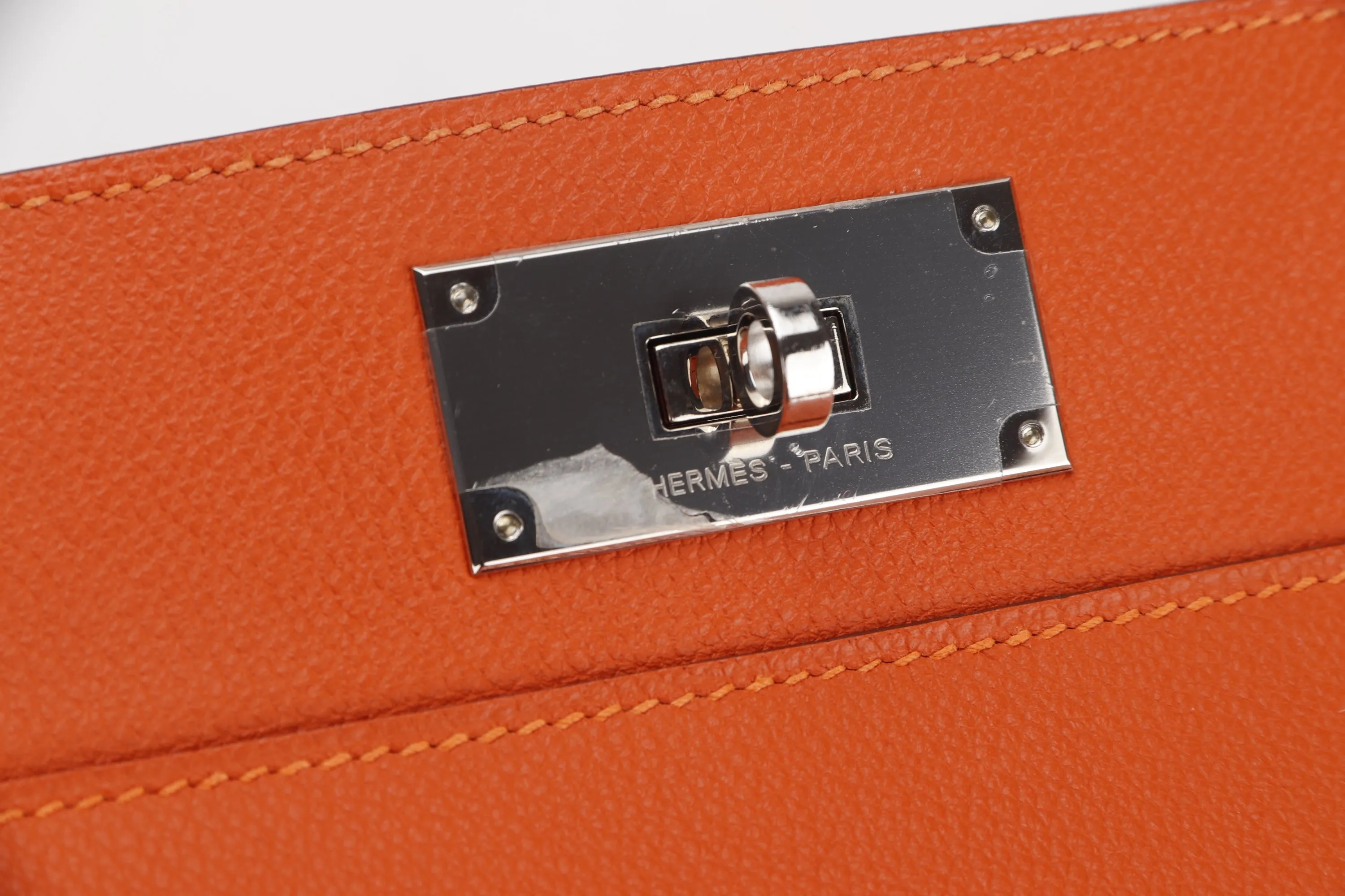 HERMES TOOLBOX 26 (STAMP Q) FEU EVERCOLOR LEATHER SILVER HARDWARE, WITH STRAP, LOCK, KEYS, RAINCOAT, DUST COVER &  BOX